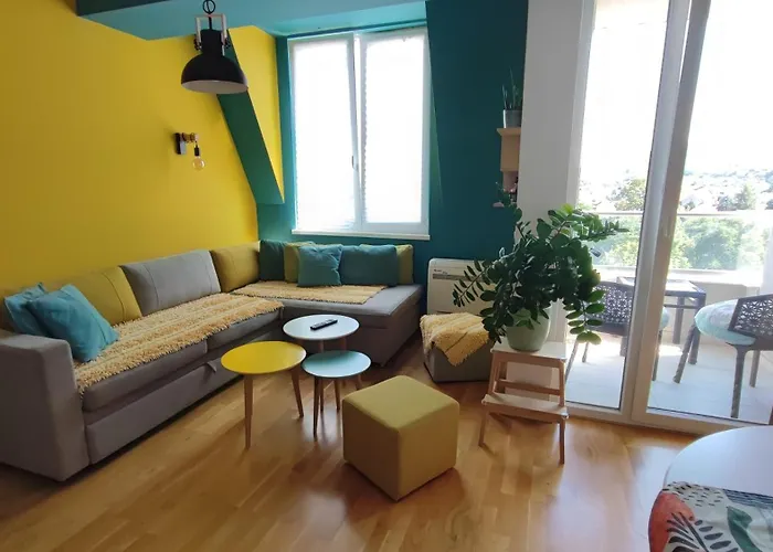 Апартаменти N&d Colorful *